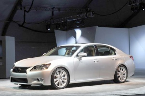 Lexus a adus noul GS în România